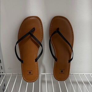 Shade & Shore Women's Black and Brown Flip-Flop Sandals